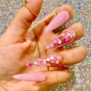 Press on nails